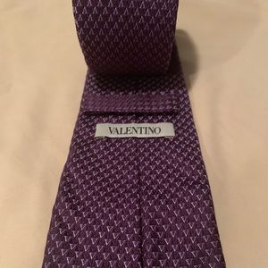 Valentino Men’s Silk Pattern “V” Tie